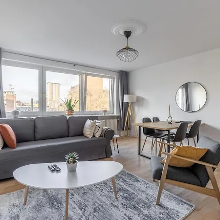 Modernes Und Zentralgelegenes Mit Kueche, Netflix, Und Balkon *