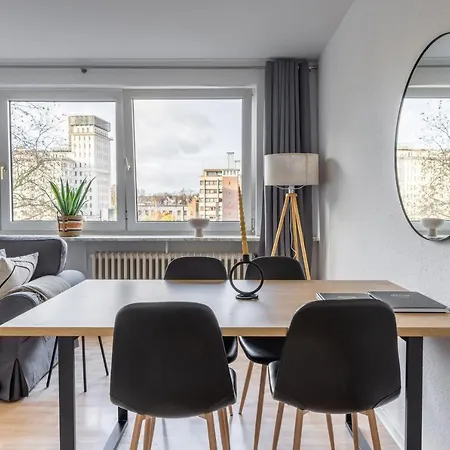Modernes Und Zentralgelegenes Mit Kueche, Netflix, Und Balkon Apartment *