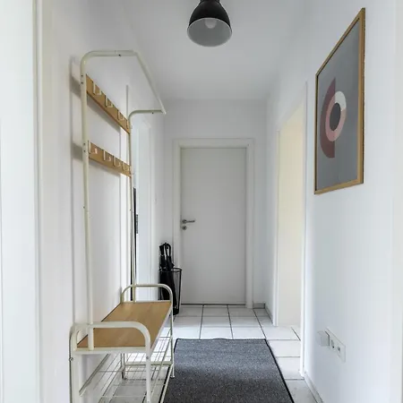 Modernes Und Zentralgelegenes Mit Kueche, Netflix, Und Balkon Lägenhet