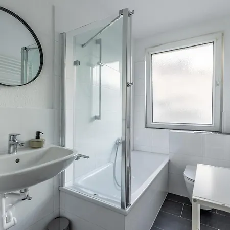 Modernes Und Zentralgelegenes Mit Kueche, Netflix, Und Balkon * Duisburg