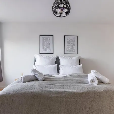 Modernes Und Zentralgelegenes Mit Kueche, Netflix, Und Balkon * Duisburg