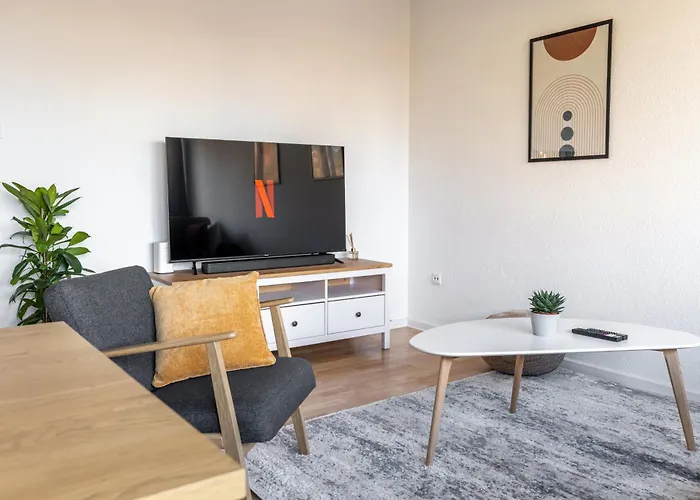 Modernes Und Zentralgelegenes Mit Kueche, Netflix, Und Balkon Apartment